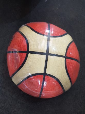 NO 7 molten basket ball