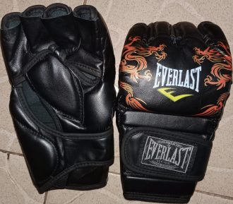Kombat glove
