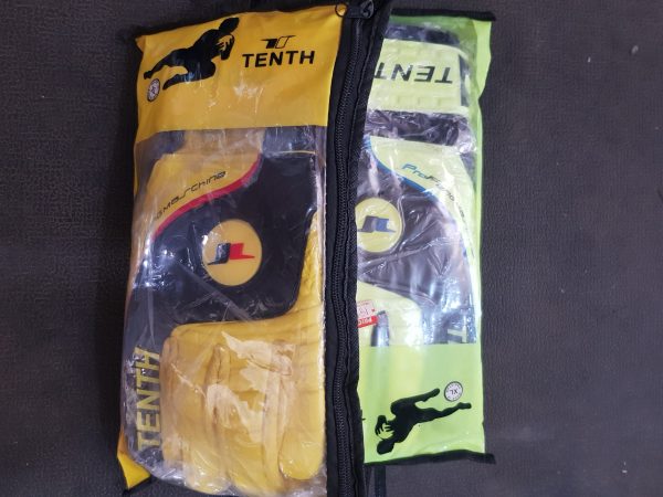 Tenth goalkeeper glove